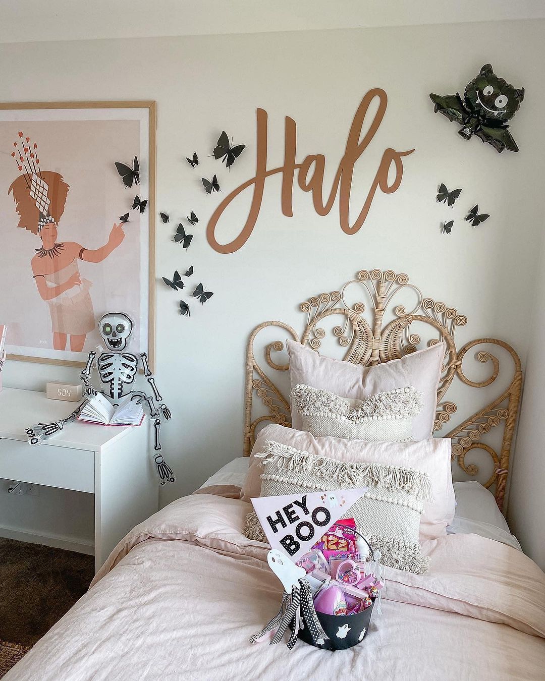 neutral halloween decor ideas