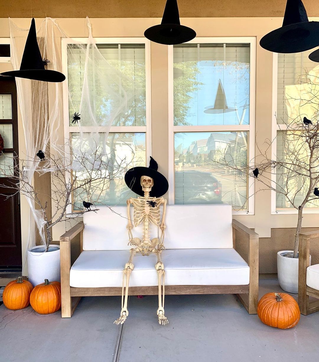 outdoor skeleton decor ideas 11